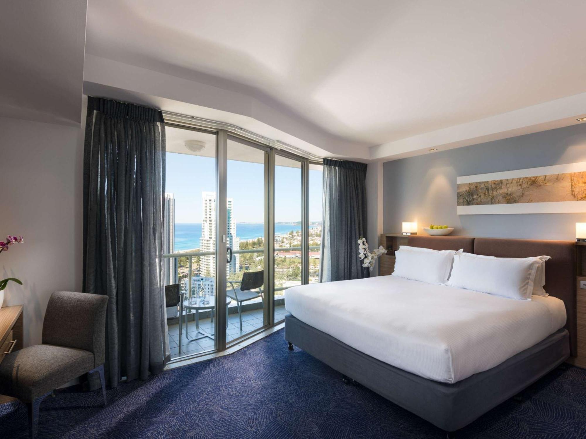 Sofitel Gold Coast Broadbeach Εξωτερικό φωτογραφία A room at the Crowne Plaza Hotel, Terrigal