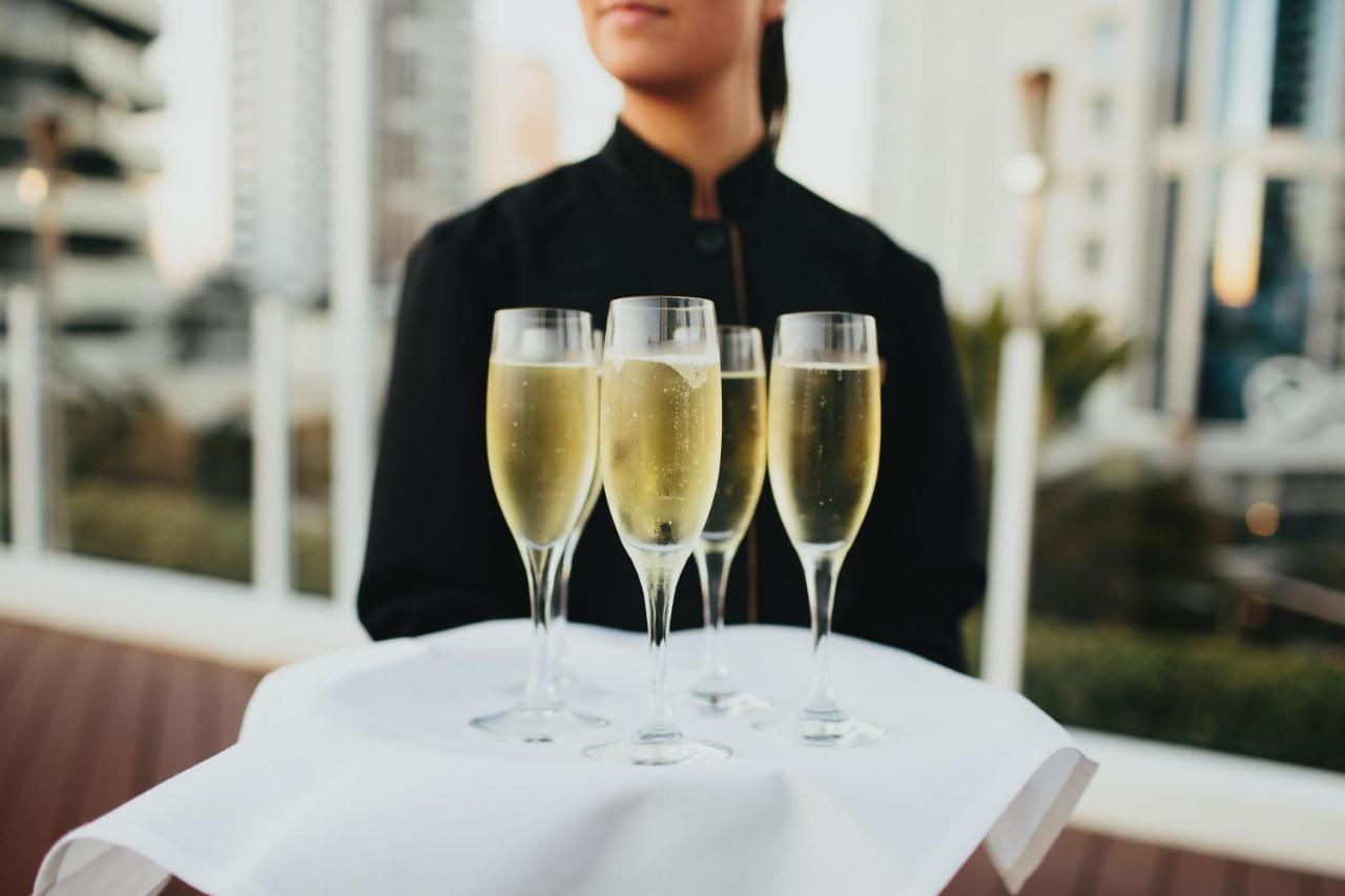 Sofitel Gold Coast Broadbeach Εξωτερικό φωτογραφία A tray of champagne